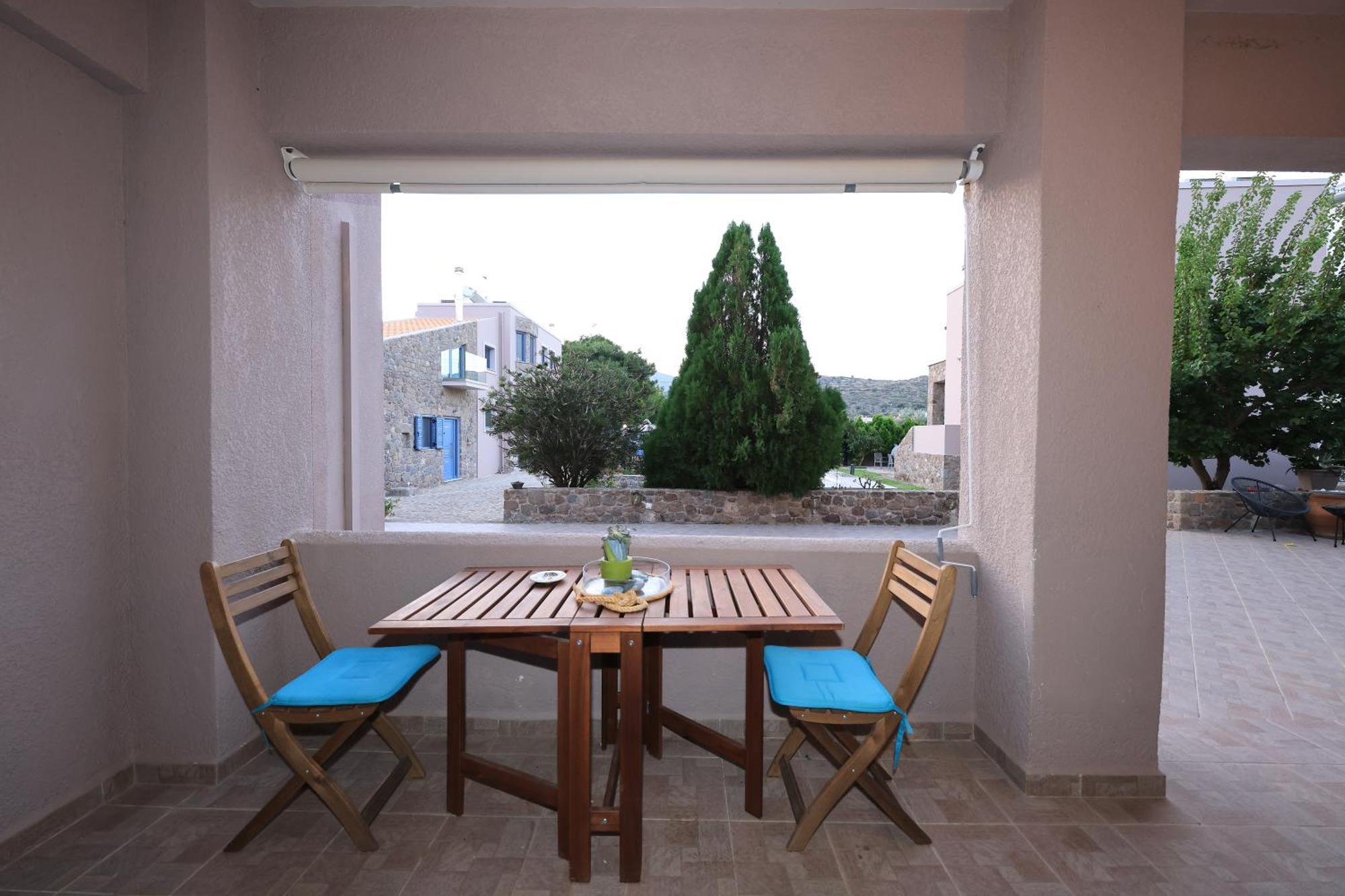 Njv Plus K Aegina Bagian luar foto